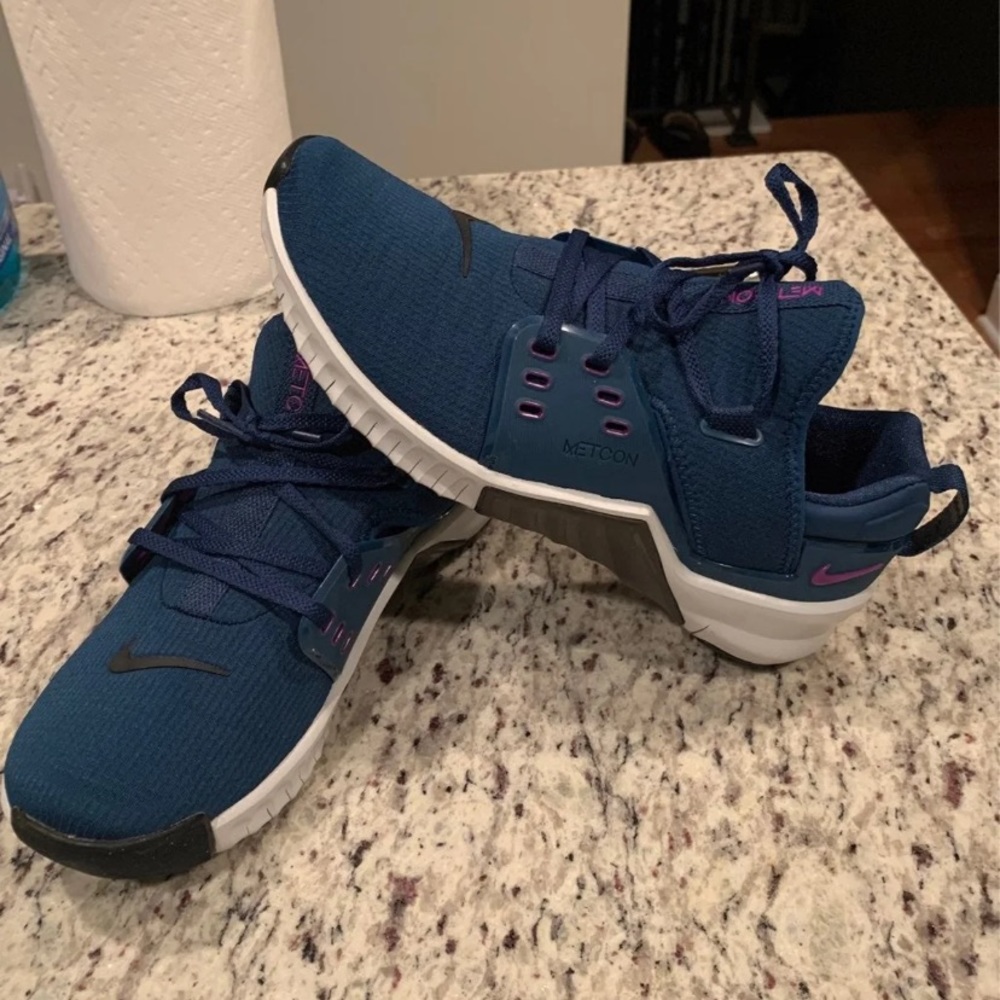 Women’s Nike metcon free size 9